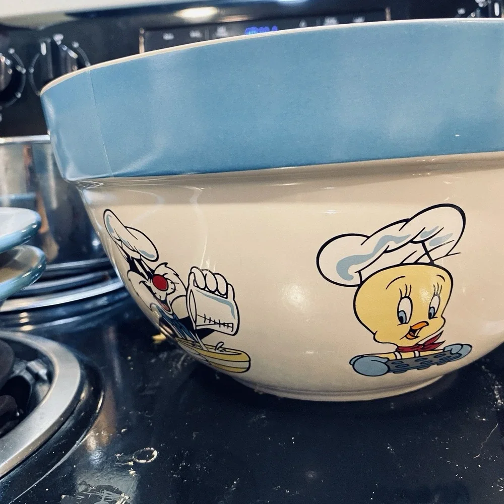 Rare Vintage‎ 1990's Looney Tunes Mixing Bowl Set of 1-Large 1-Small 2-Plates